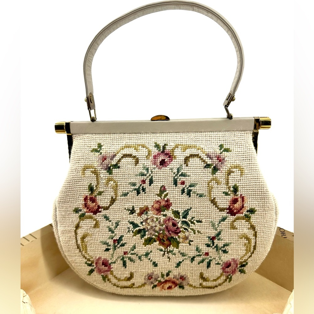 ✨SALE✨ Vintage 1960s Needlepoint Floral Kiss Lock Handbag Mirror Coin Pouch Set